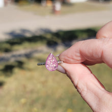 Load image into Gallery viewer, Memorial Cremation Teardrop Ring with Rope Band
