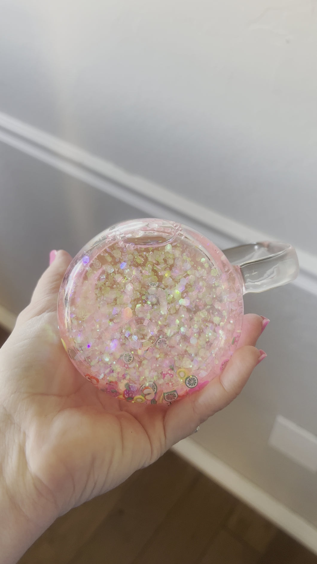 Snow globe glitter mug